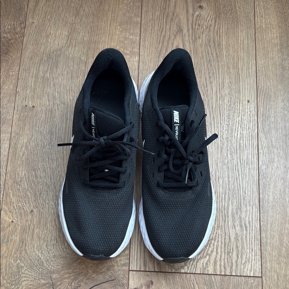 Nike women’s  Black Running Shoes
